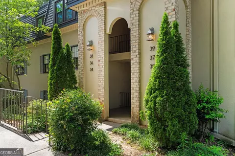 34 Chaumont Sq NW, Atlanta, GA 30327