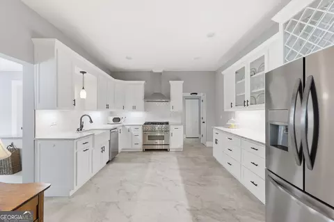 Kitchen - 420 Foreacre St, Cornelia, GA 30531 photo 1 of 3