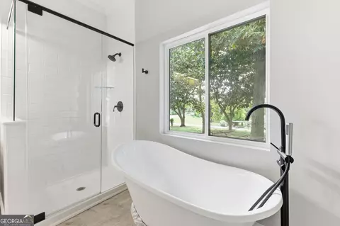 Bath - 420 Foreacre St, Cornelia, GA 30531 photo 4 of 5