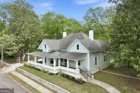 Exterior - 420 Foreacre St, Cornelia, GA 30531 photo 3 of 19