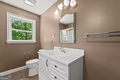 Bath - 110 Riverside Dr, Washington, GA 30673 photo 3 of 5