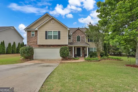 688 Country Grove Ln, Auburn, GA 30011