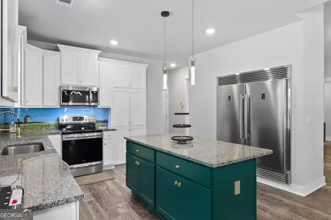 Kitchen - 1298 Mud Green Rd, Temple, GA 30179 photo 2 of 4