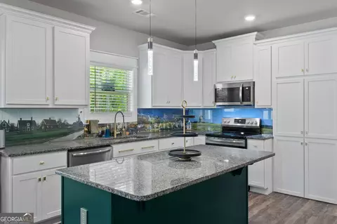 Kitchen - 1298 Mud Green Rd, Temple, GA 30179 photo 3 of 4
