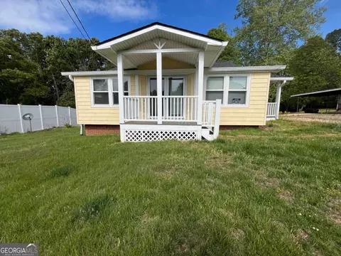 131 Hillcrest Dr, Mccaysville, GA 30555