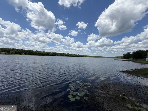 69 Acre Lakeshore Dr N, Gordon, GA 31031