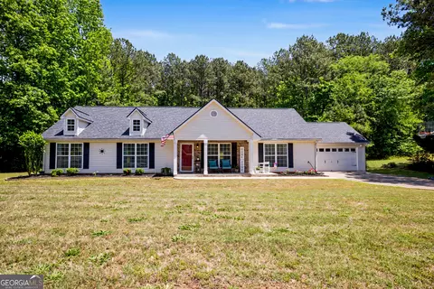 102 Greenfield Ln, Grantville, GA 30220