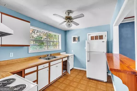 Kitchen - 177 Winoca Dr, Midway, GA 31320 photo 1 of 3