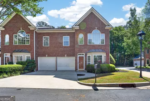 8000 Lexington Dr, Roswell, GA 30075
