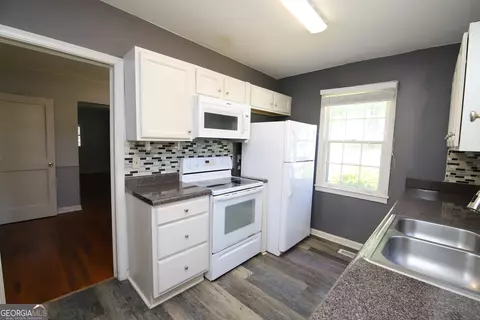 Kitchen - 222 Beechwood Cir, Lagrange, GA 30240 photo 1 of 2