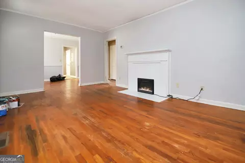 Living - 222 Beechwood Cir, Lagrange, GA 30240 photo 2 of 3