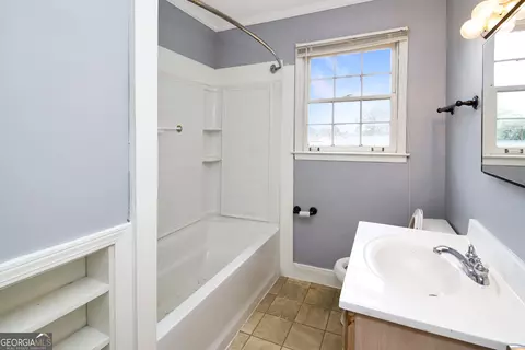 Bath - 222 Beechwood Cir, Lagrange, GA 30240 photo 1 of 1