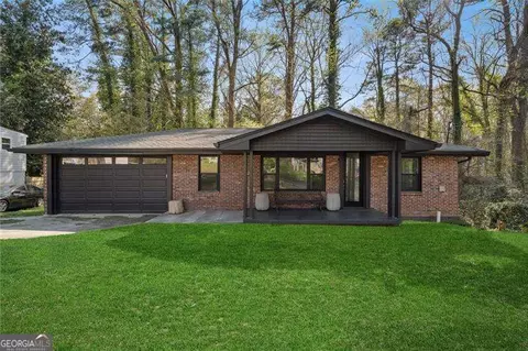 2746 Dale Creek Dr NW, Atlanta, GA 30318