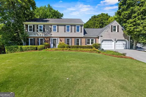 5054 Pine Bark Cir, Dunwoody, GA 30338
