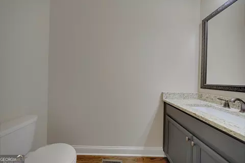 Bath - 121 Matthews Rd, Canton, GA 30115 photo 7 of 11