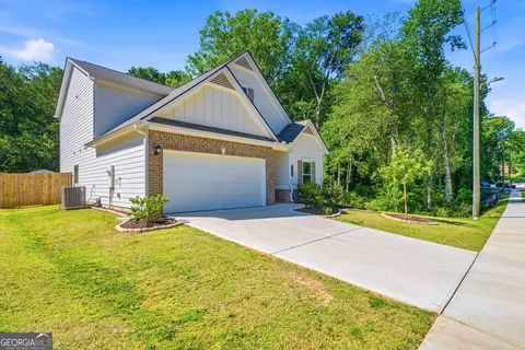 637 Simmons Dr, Temple, GA 30179