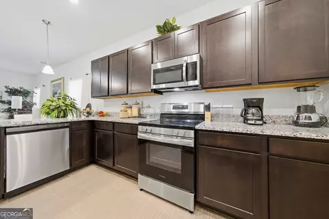 Kitchen - 637 Simmons Dr, Temple, GA 30179 photo 2 of 2