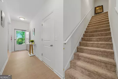 Entry Way - 637 Simmons Dr, Temple, GA 30179 photo 7 of 8
