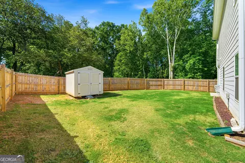 Exterior - 637 Simmons Dr, Temple, GA 30179 photo 2 of 5