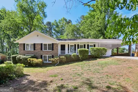 2922 Laura Ln, Lithia Springs, GA 30122