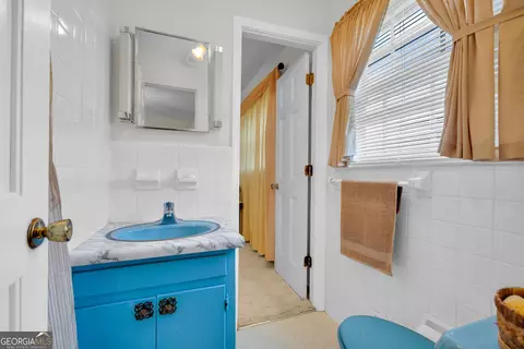 Bath - 1018 Hardman Morris Rd, Colbert, GA 30628 photo 3 of 8