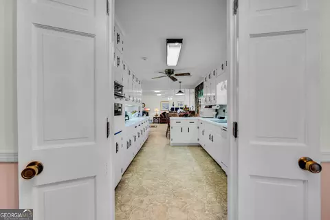 Entry Way - 1018 Hardman Morris Rd, Colbert, GA 30628 photo 2 of 7
