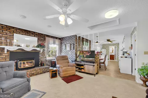 Living - 1018 Hardman Morris Rd, Colbert, GA 30628 photo 5 of 5