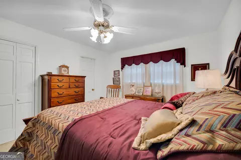 Bedroom - 1018 Hardman Morris Rd, Colbert, GA 30628 photo 6 of 9