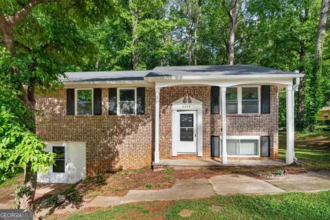 Exterior - 6444 Fleur De Lis Dr, Morrow, GA 30260 photo 2 of 4