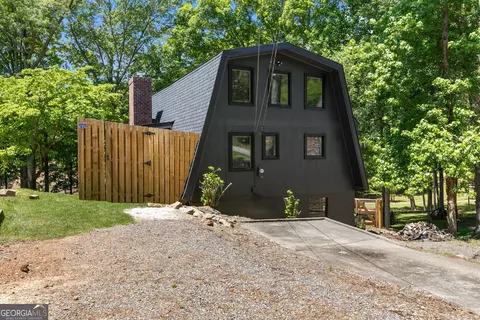 18 Oriole Dr, White, GA 30184