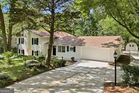 2131 Rolling Acres Dr SW, Conyers, GA 30094