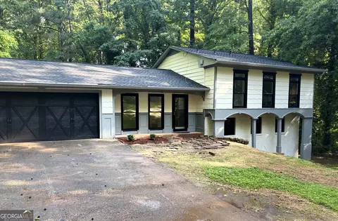 5531 Four Winds Dr SW, Lilburn, GA 30047