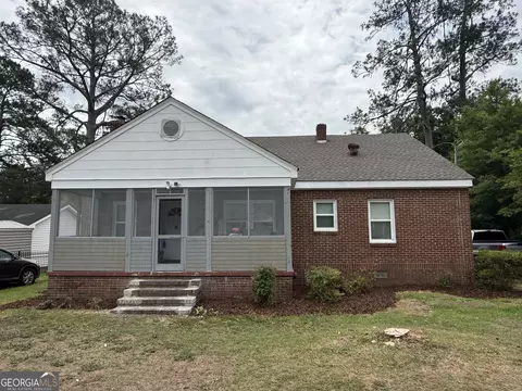 225 Gordon St, Thomson, GA 30824