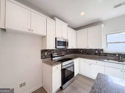 4075 Mcclendon Way, Rex, GA 30273 photo 9