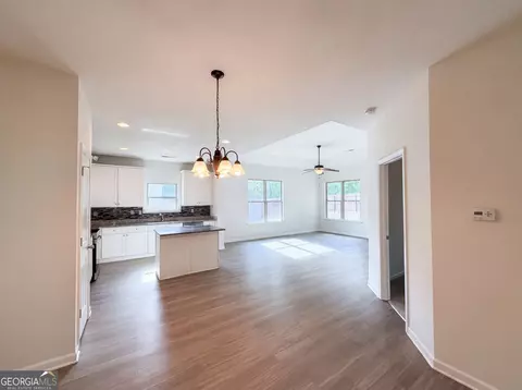 4075 Mcclendon Way, Rex, GA 30273 photo 11