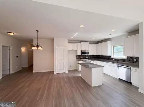 4075 Mcclendon Way, Rex, GA 30273 photo 6