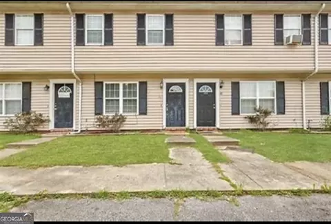 1100 Pineland Ave #2D, Hinesville, GA 31313