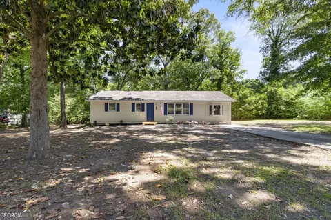 826 Oak Ridge Dr, Perry, GA 31069