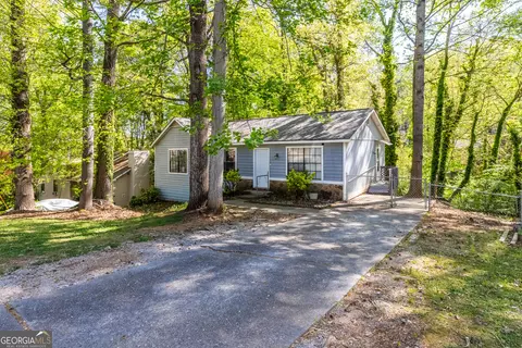 5350 Nathan Dr NW, Lilburn, GA 30047