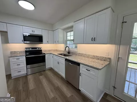 Kitchen - 105 Sir Lancelot Ave, Lagrange, GA 30241 photo 2 of 2