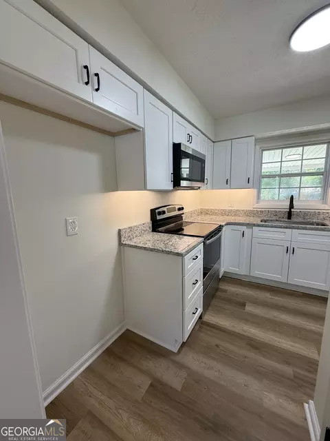 Kitchen - 105 Sir Lancelot Ave, Lagrange, GA 30241 photo 1 of 2