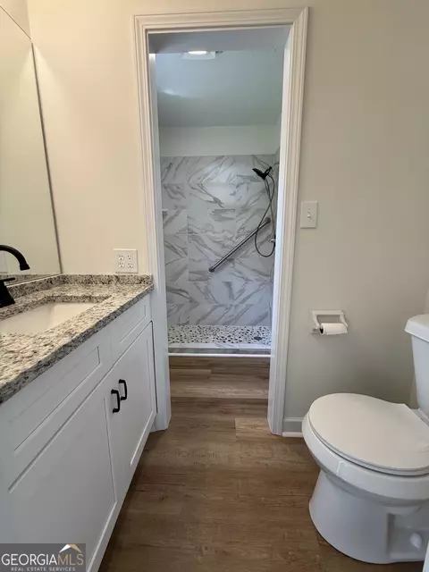 Bath - 105 Sir Lancelot Ave, Lagrange, GA 30241 photo 6 of 6