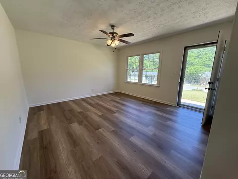 Living - 105 Sir Lancelot Ave, Lagrange, GA 30241 photo 1 of 5