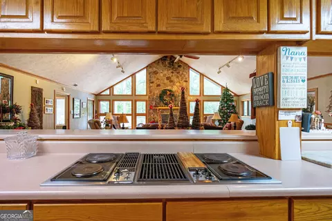 Kitchen - 4004 White Oak Ln, Lagrange, GA 30240 photo 2 of 4