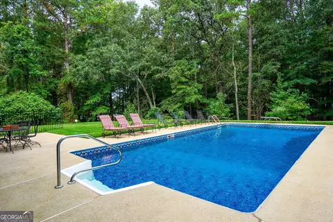 Exterior - 4004 White Oak Ln, Lagrange, GA 30240 photo 10 of 13