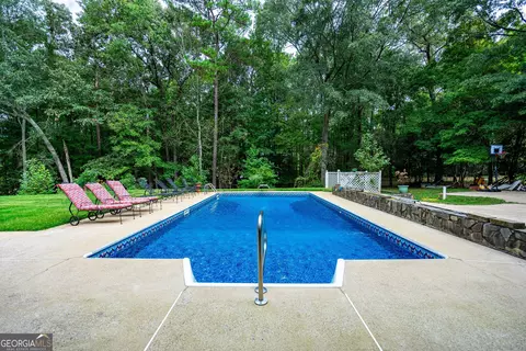 Exterior - 4004 White Oak Ln, Lagrange, GA 30240 photo 11 of 13