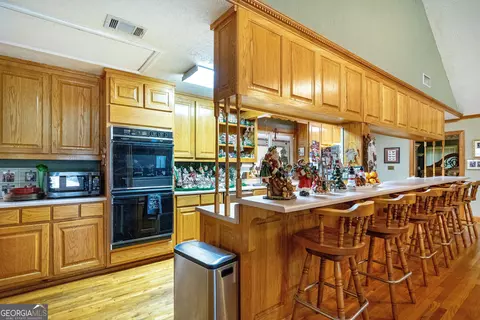 Kitchen - 4004 White Oak Ln, Lagrange, GA 30240 photo 3 of 4