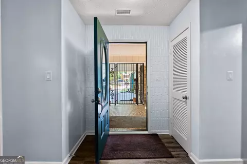 Entry Way - 230 Ridge Rd, Tyrone, GA 30290 photo 1 of 3