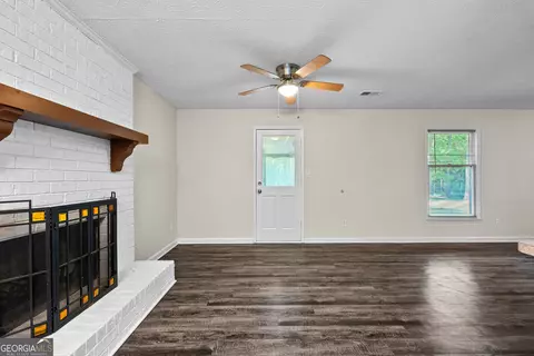 Living - 230 Ridge Rd, Tyrone, GA 30290 photo 5 of 6