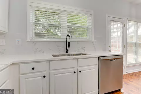 Kitchen - 3855 Ruby Falls Dr, Duluth, GA 30097 photo 4 of 7